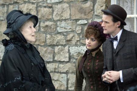 Doctor Who: The Crimson Horror: Mrs. Gillyflower, Clara en de Doctor