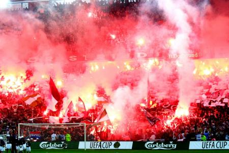 De Feyenoordfans lieten zich niet onbetuigd in hun eigen Kuip (Foto: Pro Shots)