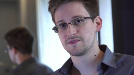 Snowden vraagt ook in Nederland asiel aan
