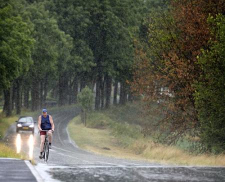 Ondanks noodweer nog steeds hittegolf