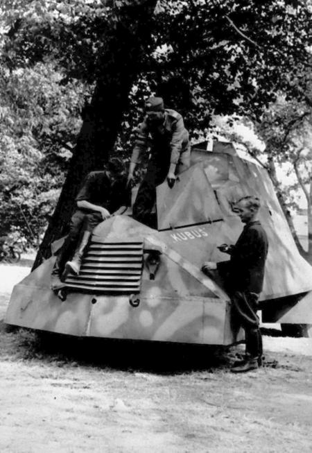 De 'Kubus', een zelfgemaakte Poolse pantserwagen