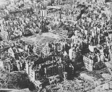 Historisch centrum Warschau, 1945