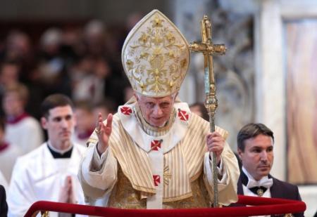 'Geen boodschap van God voor aftreden paus'