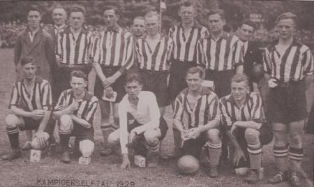 PSV won de eerste landstitel in 1929 met dit team (WikiCommons/boek: 80 jaar PSV)