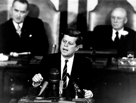 Kennedy kondigt maanprogramma aan
