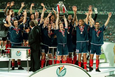 De Franse spelers vieren hun Europese titel (Foto: Pro Shots)
