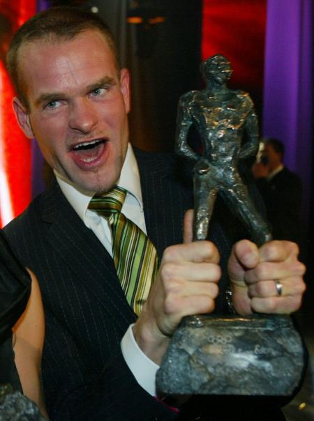 Deze prestaties leverden hem de Jaap Eden award op voor beste mannelijke sporter van 2003 (Foto: Pro Shots)