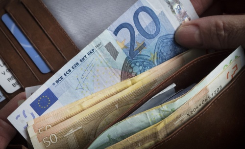Economen vinden contant geld overbodig (Foto: ANP)