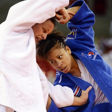 Tijdens de landenwedstrijd op het EK judode Edith Bosch haar laatste wedstrijd. Met het Nederlandse team wist ze Frankrijk te verslaan in de finale. Zo nam Bosch afscheid met de Europese titel. Kim Polling wist op het EK ook nog een individuele titel te veroveren. (Foto: Pro Shots)
