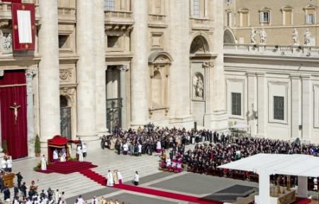 Eerste kerstavondmis paus Franciscus in Rome