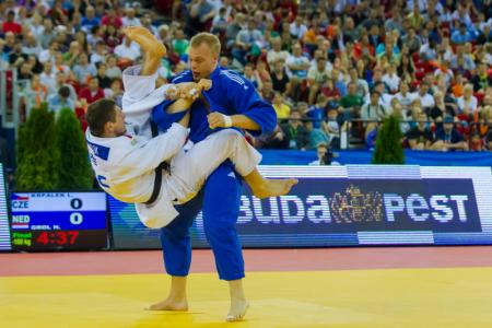 Op het WK judo pakten Marhinde Verkerk en Henk Grol de zilveren medaille. Dex Elmond, Kim Polling en Anicka van Emden veroverden de bronzen medaille. (Foto: Pro Shots)