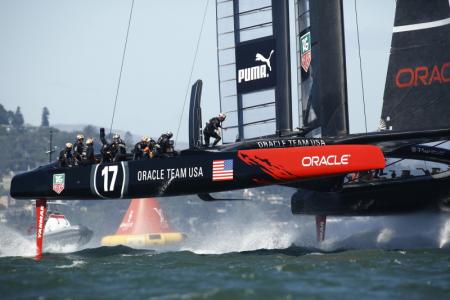 Met een sensationele comeback verovert Team Oracle USA de America's Cup ten kostte van Emirates Team Nieuw Zeeland. De Nieuw-Zeelanders waren in een eerdere race slecht enkele minuten van overwinning verwijderd. (Foto: Pro Shots)