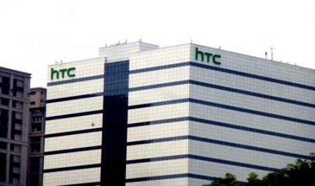 HTC boekt opnieuw verlies