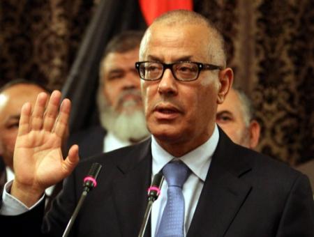 Premier Libië dreigt olietankers te kelderen
