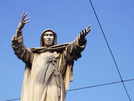 Standbeeld van Savonarola in zijn geboorteplaats Ferrara. Copyright Wiki-user Daderot.