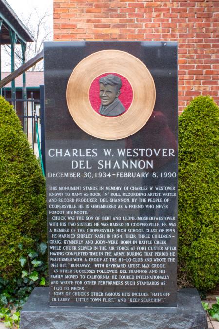 Het Del Shannon Memorial. Copyright Wiki-user Rossograph.