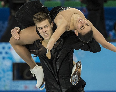 Nikita Katsalapov heeft het niet makkelijk met Elena Ilinykh in zijn nek. Wat denkt hij hier tijdens het kunstrijden voor paren? (PRO SHOTS/ZUMA Sports Wire)