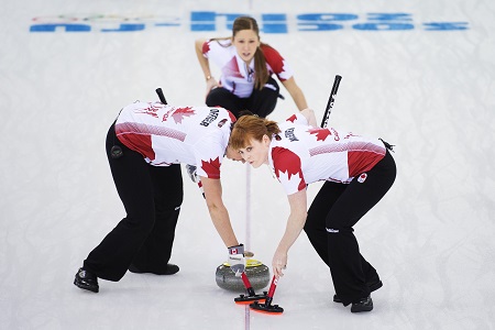 Topfavorieten Canada in actie tijdens het curlingtoernooi (PRO SHOTS/GEPA) Topfavorieten Canada in actie tijdens het curlingtoernooi (PRO SHOTS/GEPA)