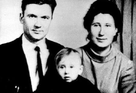 Andrei Chikatilo en zijn ouders