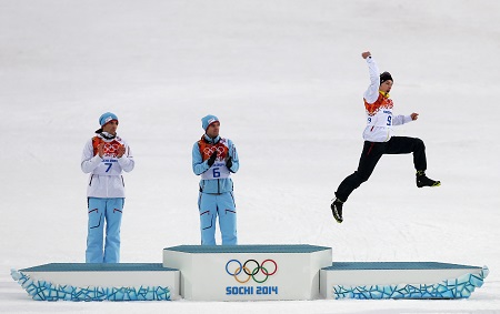 Fabian Riessle springt met een grote sprong op het podium van de noordse combinatie grote schans (PRO SHOTS/GEPA)