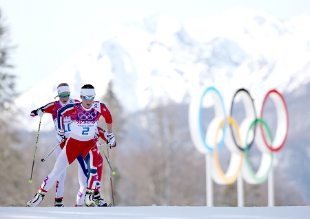 Marit Bjørgen op weg naar de overwinning op de 30 kilometer langlaufen vrije stijl (PRO SHOTS/GEPA)