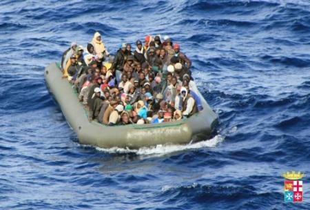 2100 vluchtelingen in 2 dagen uit zee geplukt