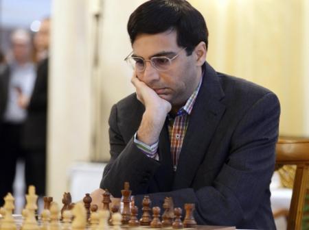 Anand mag Carlsen uitdagen