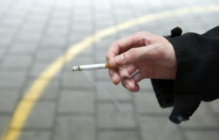 Evenveel rokers, minder sigaretten per dag
