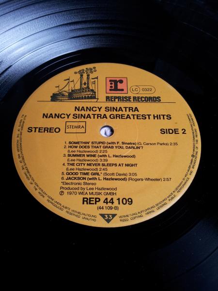 Best of-plaat van Nancy Sinatra, B-kant. Eigen foto.