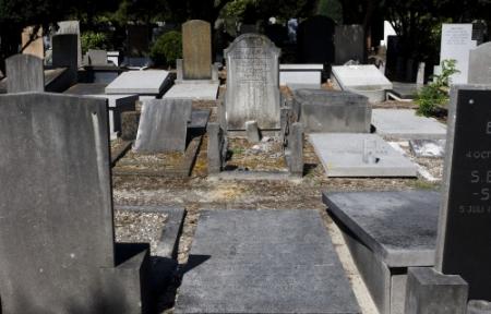 18-jarige verkracht 87-jarige op kerkhof