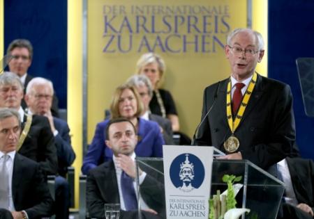 Van Rompuy krijgt Karelsprijs