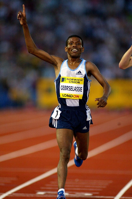 Gebrselassie wint in 2004 een 5 kilometer in Londen (PRO SHOTS/Action Images)