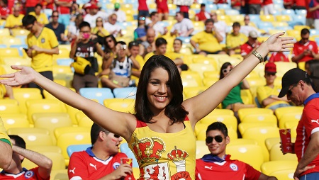 Deze Spaanse fan ziet het voor de wedstrijd nog positief in voor haar ploeg (PRO SHOTS/Action Images)