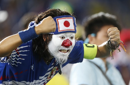 Deze fan van Japan gaat helemaal op in zijn enthousiasme (PRO SHOTS/Action Images)