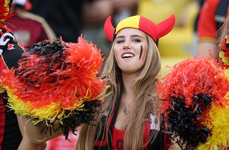 Despiegelaere op de tribune tijdens de wedstrijd België - Rusland (PRO SHOTS/Action Images)
