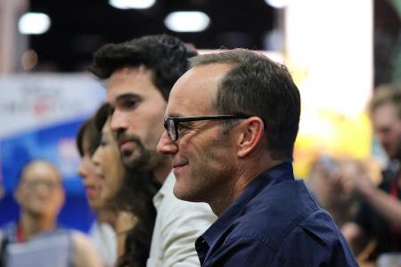 San Diego Comic-Con 2014: Clark Gregg en andere castleden van Agents of S.H.I.E.L.D. bij een signeersessie