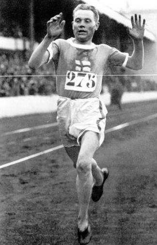 Nurmi pakt olympisch goud op de Spelen van Antwerpen in 1920 (Foto: WikiCommons)