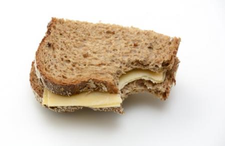 Varkenshaar in brood en visgelatine in sap