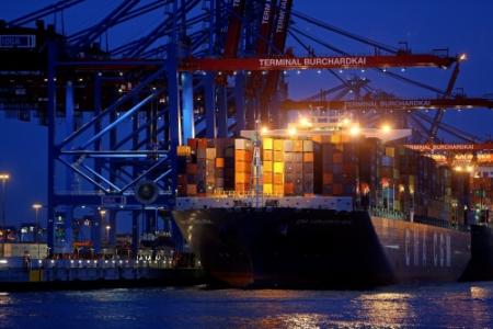 Zeecontainer met 31 mensen in Britse haven