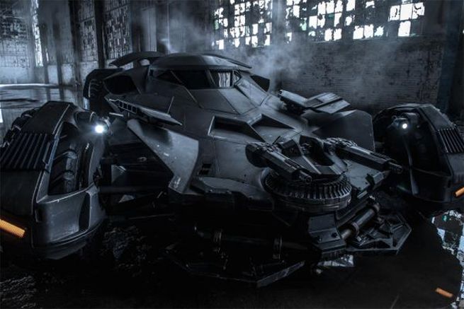 Batman v Superman: de Batmobile (officiële foto)