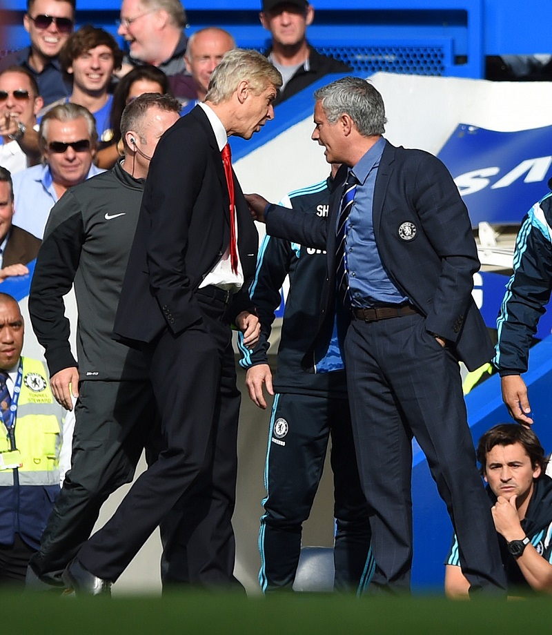 Arsenal-manager Arsène Wenger en Chelsea-manager José Mourinho hebben een aanvaring, wat zeggen beide heren hier tegen elkaar? (PRO SHOTS/Action Images)