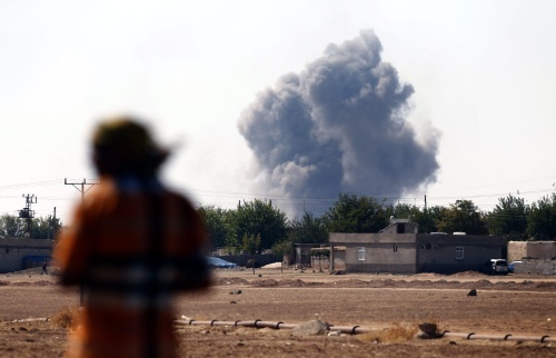 IS valt Kobani van drie kanten aan