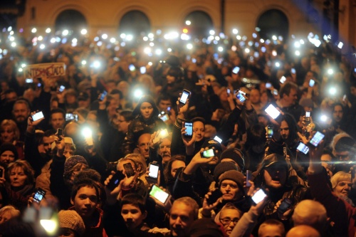 Hongaren straat op om omstreden internetwet