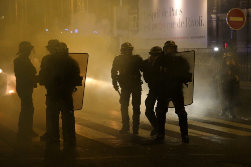 Geweld bij protest tegen Frans politiegeweld
