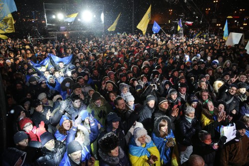 Duizenden staan stil bij politiegeweld Kiev