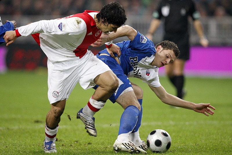 Uit den ouden doosch: Luis Suárez (Ajax) vs. Erik Pieters (FC Utrecht) (PRO SHOTS / Jasper Ruhe)