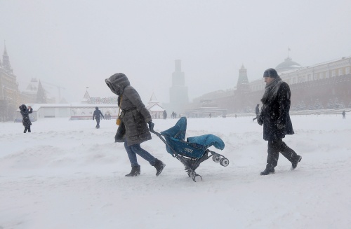 'Abnormaal veel' sneeuw ontregelt Moskou