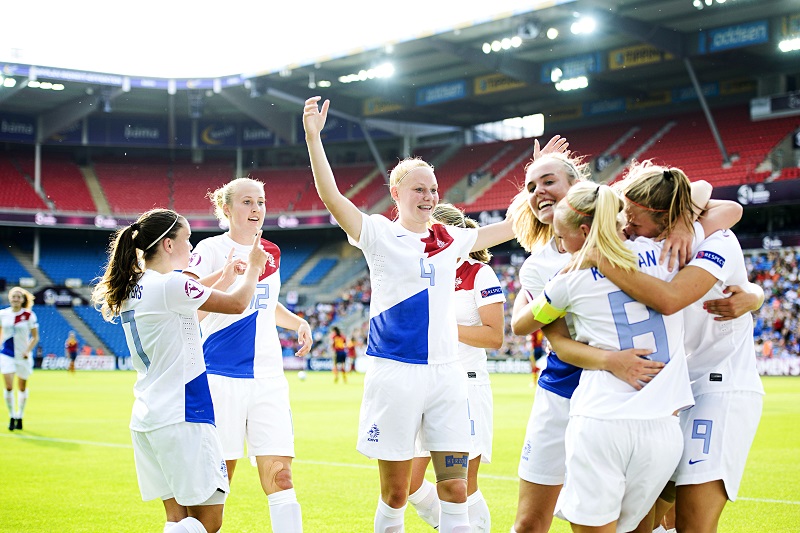 In deze maanden van Nederlands succes bleven ook de voetbaldames niet achter. Ze wonnen het EK onder 19 door Spanje in de finale te verslaan (PRO SHOTS/Digitalsport)