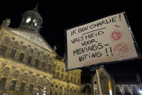 Nederlandse pers in ban van aanslag Frankrijk