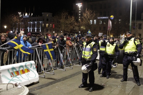 Tientallen mensen bij Pegida-betoging Zweden